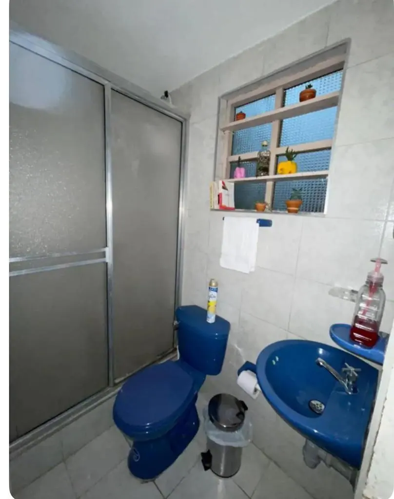 Homestay La Casa Paisa Graffiti Tour - Metro Apartment Medellin