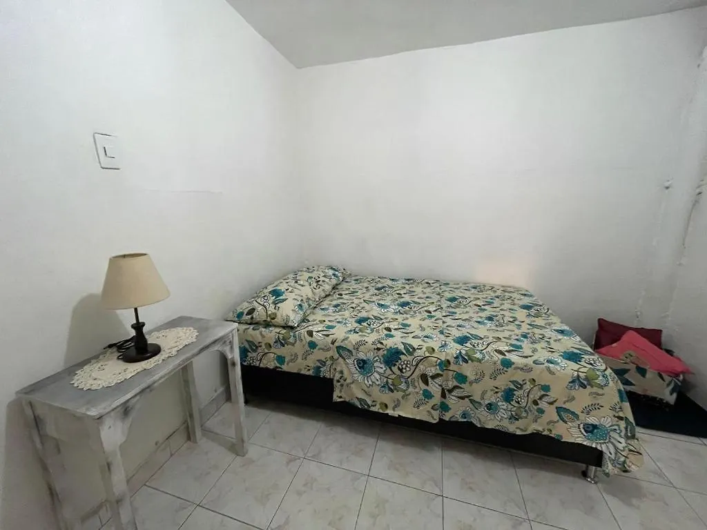 Homestay La Casa Paisa Graffiti Tour - Metro Apartment Medellin Colombia